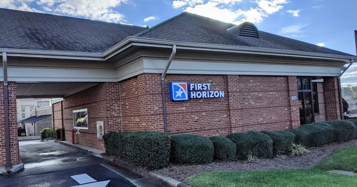 is First Horizon a good bank