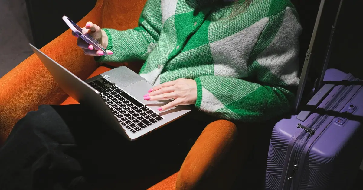 is Huntington Bank open on sunday