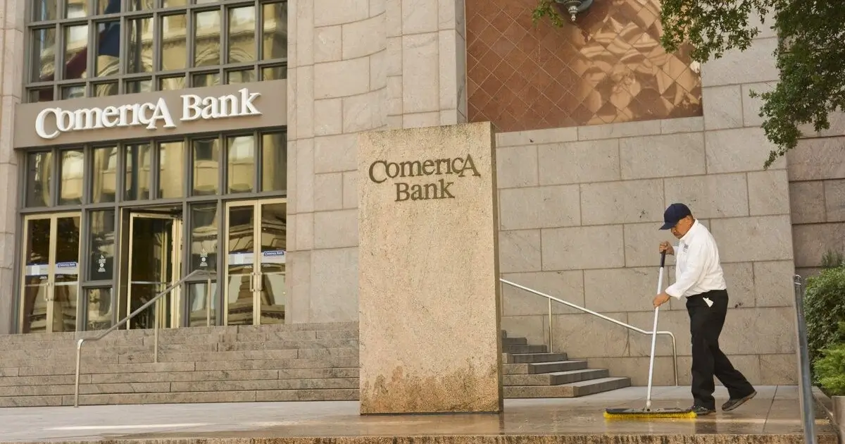 where is Comerica Bank headquarters address