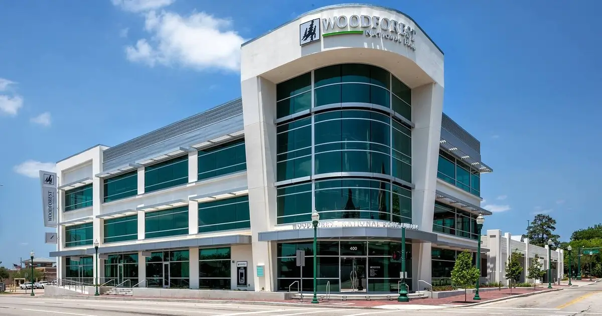 where is the main office for Woodforest Bank