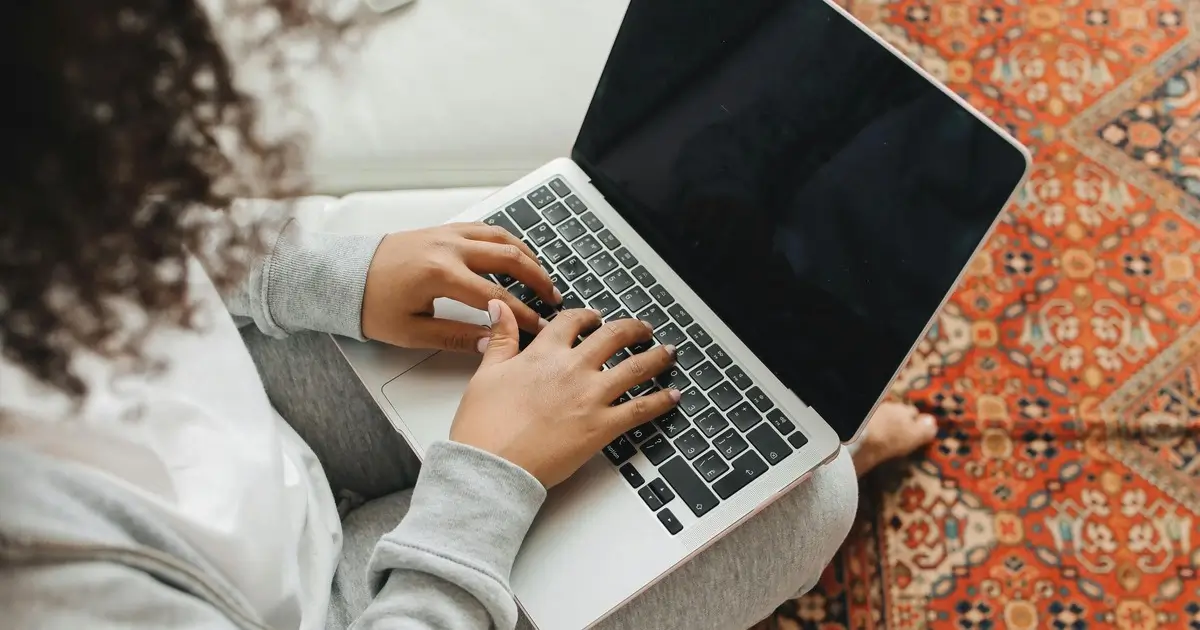 what do investment bank do