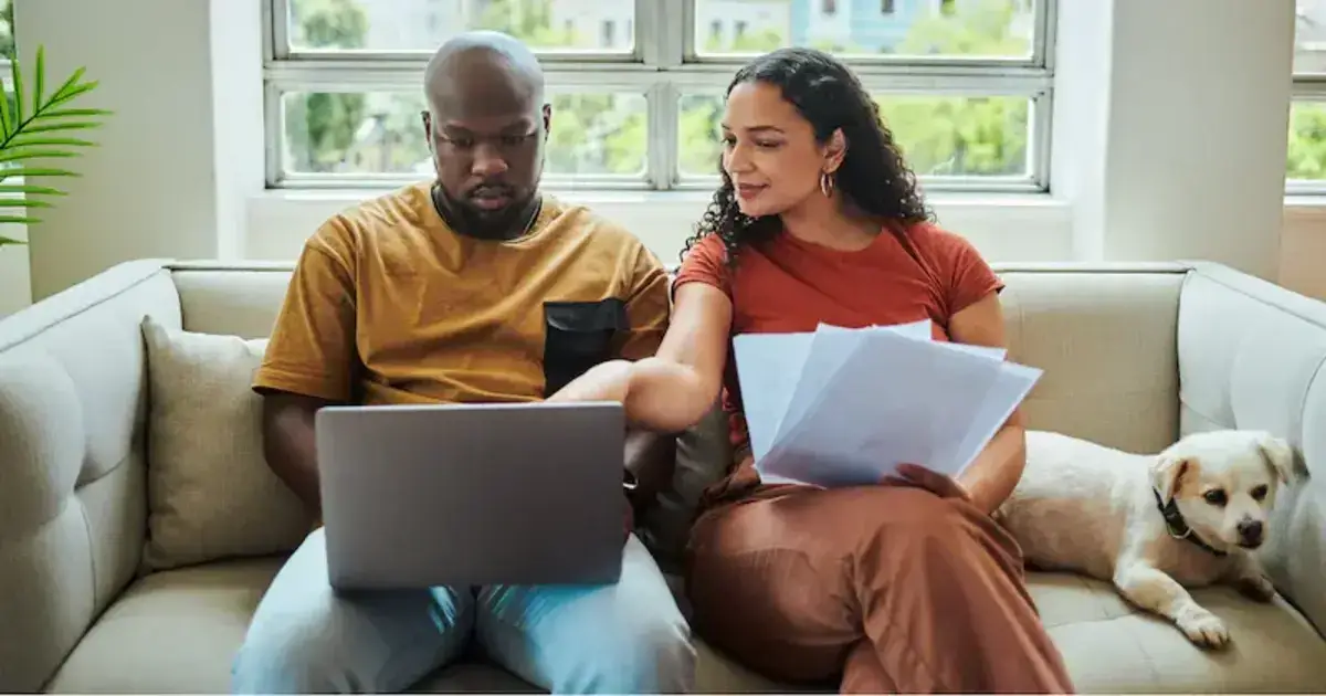 what time do banks close on Friday